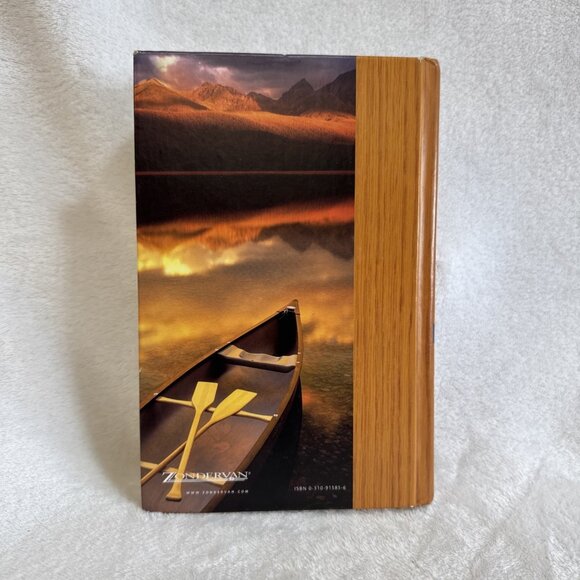 Men's Devotional Bible-NIV: Daily Devotions from Godly Men‎ Zondervan Red Letter - Picture 3 of 12